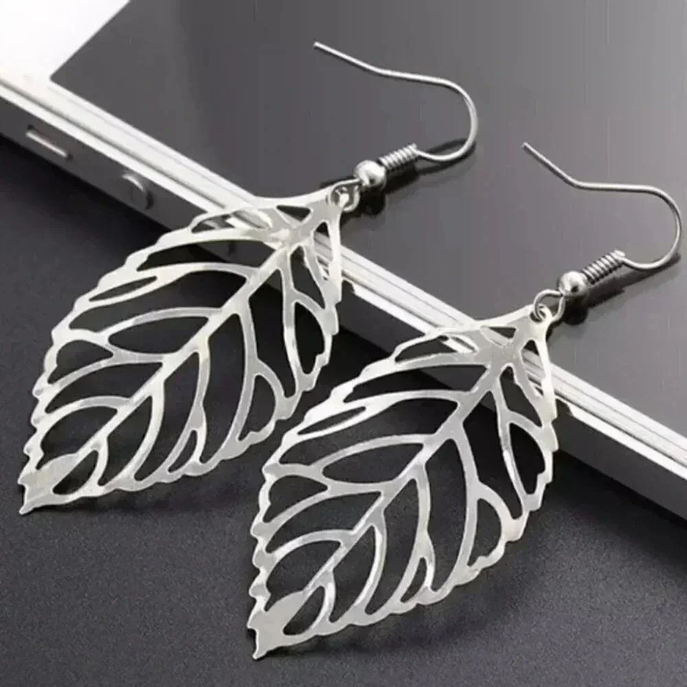 Silver leaf hot earring
